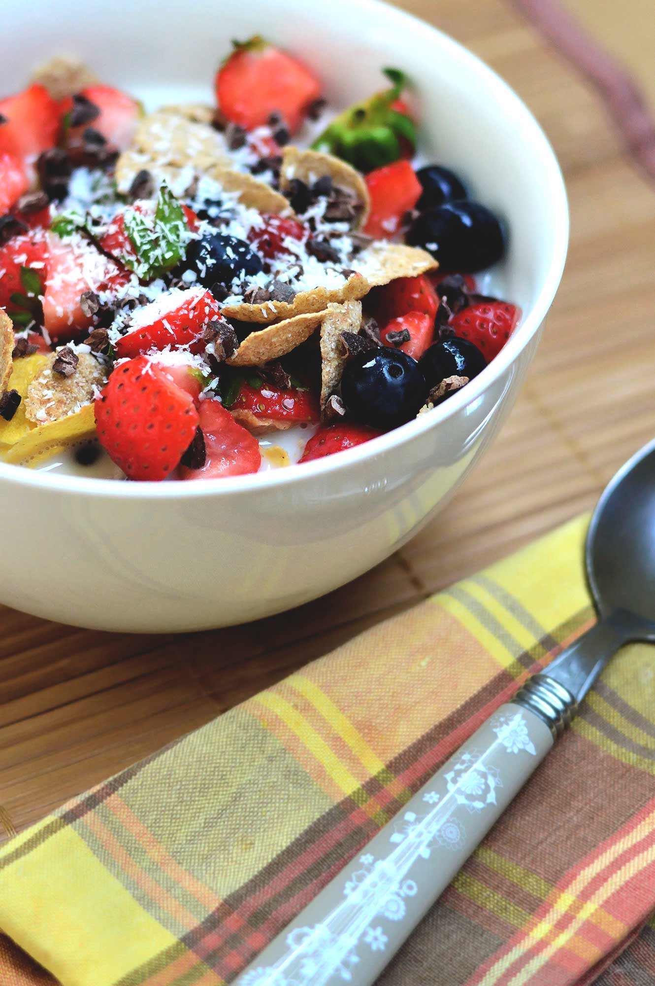 Fruit and Cereal Breakfast Bowl - fruity and healthy | www.thebrightbird.com